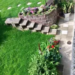 Mit Eigenem Bad, Kochnische Und Wintergarten