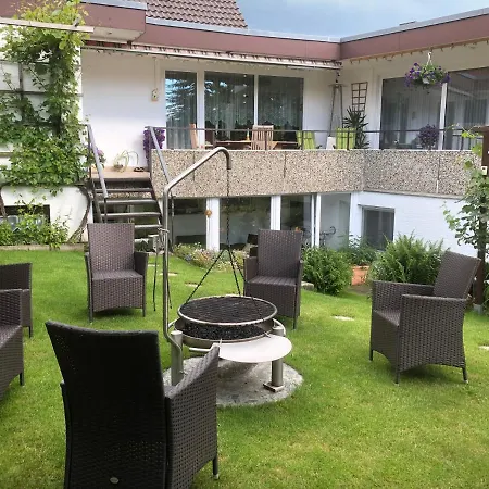 Mit Eigenem Bad, Kochnische Und Wintergarten *