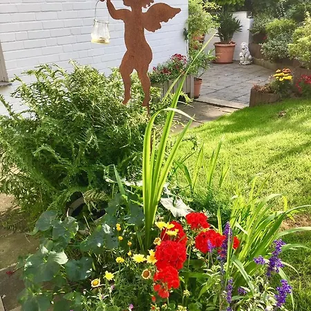 Διαμέρισμα Mit Eigenem Bad, Kochnische Und Wintergarten