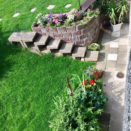 Mit Eigenem Bad, Kochnische Und Wintergarten