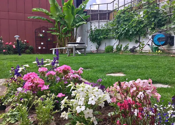 Mit Eigenem Bad, Kochnische Und Wintergarten 아파트