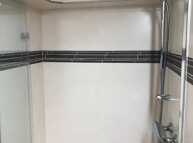 아파트 Mit Eigenem Bad, Kochnische Und Wintergarten Dettum